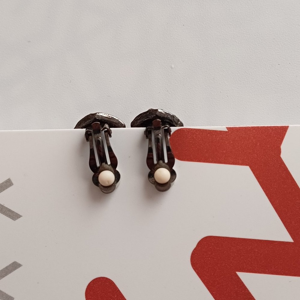 Vintage Ear Clips - Picture 4 of 7